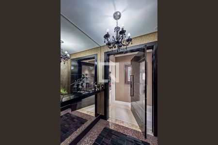 Apartamento à venda com 180m², 3 quartos e 3 vagas Apartamento à venda com 180m², 3 quartos e 3 vagasHall Privativo