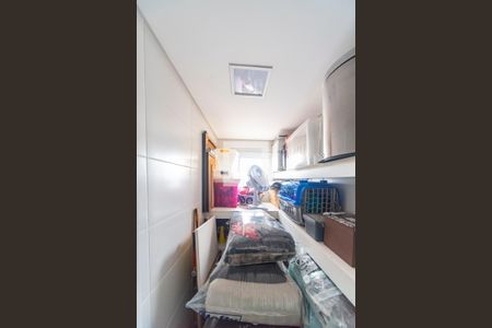 Apartamento à venda com 180m², 3 quartos e 3 vagas Apartamento à venda com 180m², 3 quartos e 3 vagasDespensa