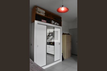 Sala/Quarto de apartamento para alugar com 1 quarto, 23m² em Tingui, Curitiba