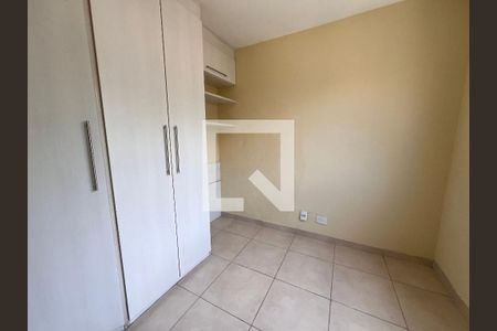 Quarto 01 de apartamento para alugar com 2 quartos, 55m² em Taquara, Rio de Janeiro