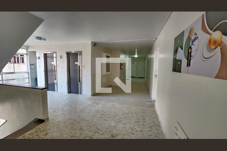 Studio para alugar com 23m², 1 quarto e sem vaga Studio para alugar com 23m², 1 quarto e sem vagaEscada