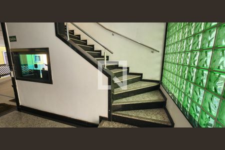 Studio para alugar com 23m², 1 quarto e sem vaga Studio para alugar com 23m², 1 quarto e sem vagaEscada