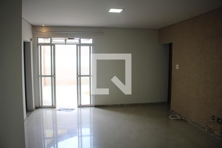 Apartamento para alugar com 3 quartos, 200m² em Inconfidentes, Contagem