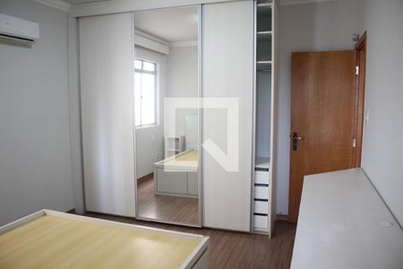 Quarto de apartamento para alugar com 3 quartos, 200m² em Inconfidentes, Contagem