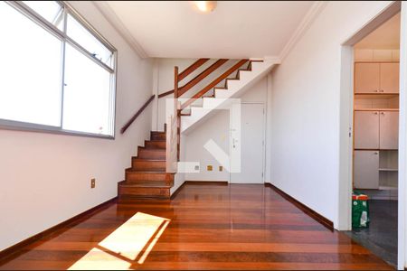 Sala de estar de apartamento para alugar com 3 quartos, 144m² em Floresta, Belo Horizonte