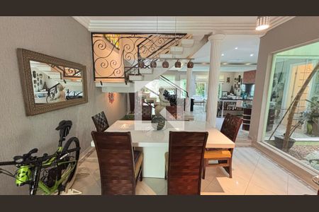Casa à venda com 450m², 4 quartos e 3 vagas Casa à venda com 450m², 4 quartos e 3 vagasSala - Sala de Jantar