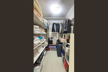 Casa à venda com 450m², 4 quartos e 3 vagas Casa à venda com 450m², 4 quartos e 3 vagasRouparia