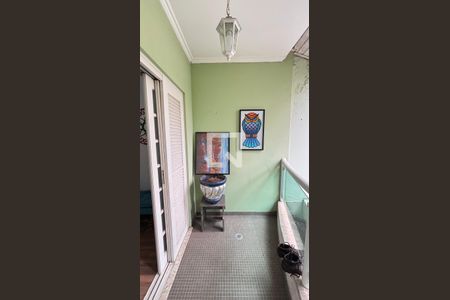 Casa à venda com 450m², 4 quartos e 3 vagas Casa à venda com 450m², 4 quartos e 3 vagasVaranda da Suíte 1