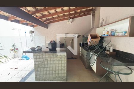 Casa à venda com 450m², 4 quartos e 3 vagas Casa à venda com 450m², 4 quartos e 3 vagasChurrasqueira
