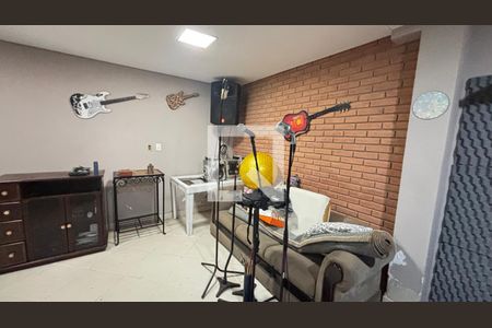 Casa à venda com 450m², 4 quartos e 3 vagas Casa à venda com 450m², 4 quartos e 3 vagasPorão - Estudio