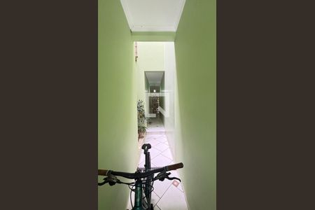 Casa à venda com 450m², 4 quartos e 3 vagas Casa à venda com 450m², 4 quartos e 3 vagasCorredor