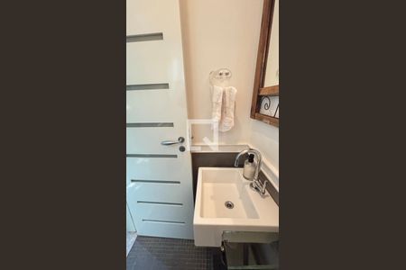 Casa à venda com 450m², 4 quartos e 3 vagas Casa à venda com 450m², 4 quartos e 3 vagasLavabo