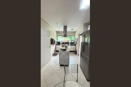 Casa à venda com 450m², 4 quartos e 3 vagas Casa à venda com 450m², 4 quartos e 3 vagasCozinha