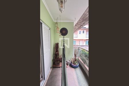 Casa à venda com 450m², 4 quartos e 3 vagas Casa à venda com 450m², 4 quartos e 3 vagasVaranda da Suíte 1