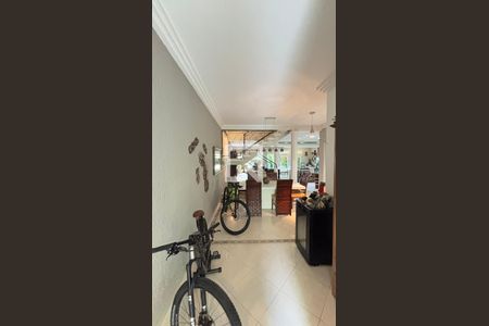 Casa à venda com 450m², 4 quartos e 3 vagas Casa à venda com 450m², 4 quartos e 3 vagasLavabo