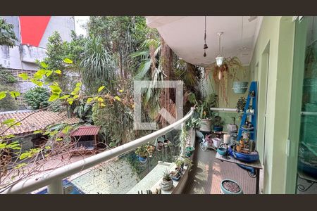 Casa à venda com 450m², 4 quartos e 3 vagas Casa à venda com 450m², 4 quartos e 3 vagasVaranda da Sala