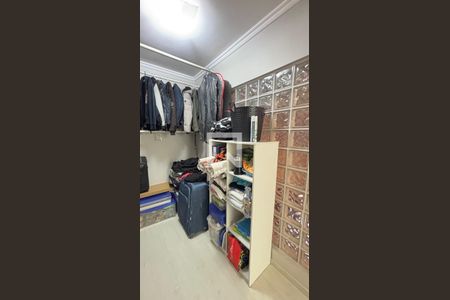 Casa à venda com 450m², 4 quartos e 3 vagas Casa à venda com 450m², 4 quartos e 3 vagasRouparia