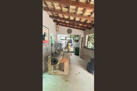 Casa à venda com 450m², 4 quartos e 3 vagas Casa à venda com 450m², 4 quartos e 3 vagasChurrasqueira