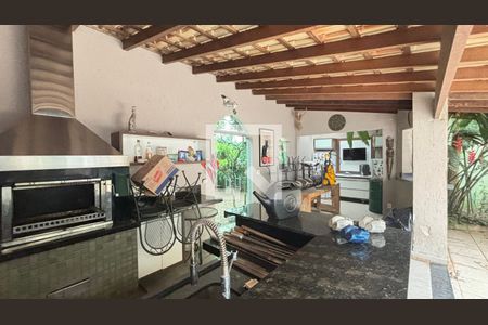 Casa à venda com 450m², 4 quartos e 3 vagas Casa à venda com 450m², 4 quartos e 3 vagasChurrasqueira