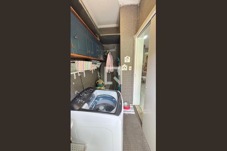 Casa à venda com 450m², 4 quartos e 3 vagas Casa à venda com 450m², 4 quartos e 3 vagasÁrea de Serviço