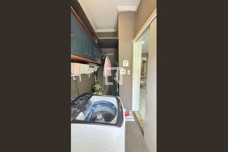 Casa à venda com 450m², 4 quartos e 3 vagas Casa à venda com 450m², 4 quartos e 3 vagasÁrea de Serviço