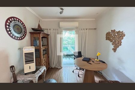 Casa à venda com 450m², 4 quartos e 3 vagas Casa à venda com 450m², 4 quartos e 3 vagasSuite 1