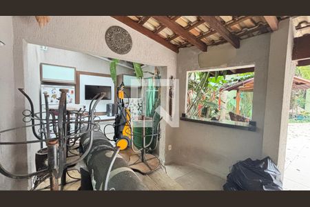 Casa à venda com 450m², 4 quartos e 3 vagas Casa à venda com 450m², 4 quartos e 3 vagasChurrasqueira