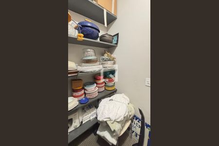 Casa à venda com 450m², 4 quartos e 3 vagas Casa à venda com 450m², 4 quartos e 3 vagasDespensa da Cozinha