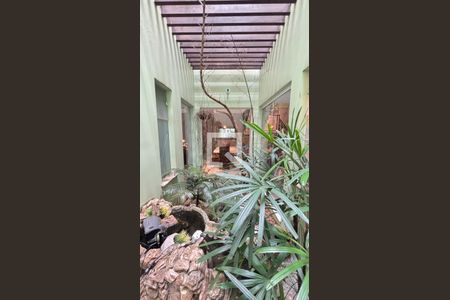 Casa à venda com 450m², 4 quartos e 3 vagas Casa à venda com 450m², 4 quartos e 3 vagasJardim de Inverno