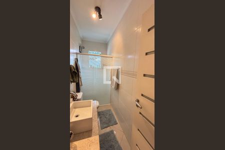 Casa à venda com 450m², 4 quartos e 3 vagas Casa à venda com 450m², 4 quartos e 3 vagasBanheiro da Suíte 2