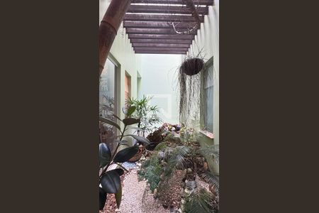 Casa à venda com 450m², 4 quartos e 3 vagas Casa à venda com 450m², 4 quartos e 3 vagasJardim de Inverno