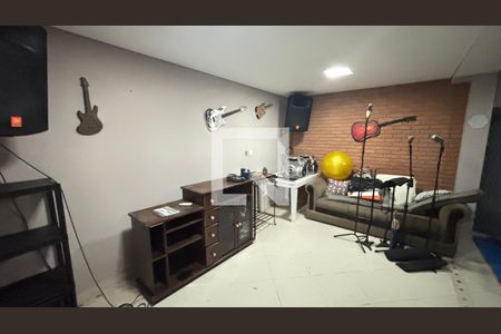 Casa à venda com 450m², 4 quartos e 3 vagas Casa à venda com 450m², 4 quartos e 3 vagasPorão - Estudio