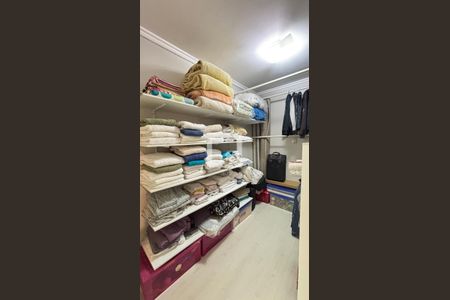 Casa à venda com 450m², 4 quartos e 3 vagas Casa à venda com 450m², 4 quartos e 3 vagasRouparia