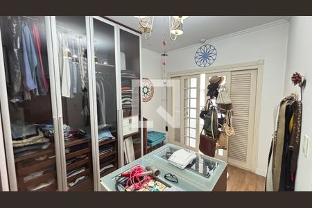 Casa à venda com 450m², 4 quartos e 3 vagas Casa à venda com 450m², 4 quartos e 3 vagasBanheiro da Suíte 1