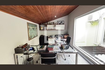 Casa à venda com 450m², 4 quartos e 3 vagas Casa à venda com 450m², 4 quartos e 3 vagasSótão - Escritorio