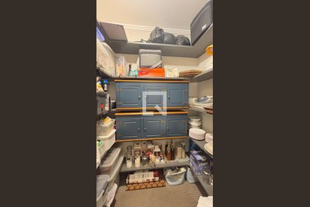 Casa à venda com 450m², 4 quartos e 3 vagas Casa à venda com 450m², 4 quartos e 3 vagasDespensa da Cozinha