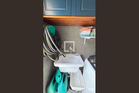 Casa à venda com 450m², 4 quartos e 3 vagas Casa à venda com 450m², 4 quartos e 3 vagasÁrea de Serviço