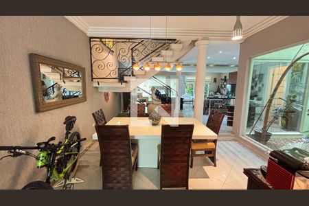 Casa à venda com 450m², 4 quartos e 3 vagas Casa à venda com 450m², 4 quartos e 3 vagasSala de Jantar