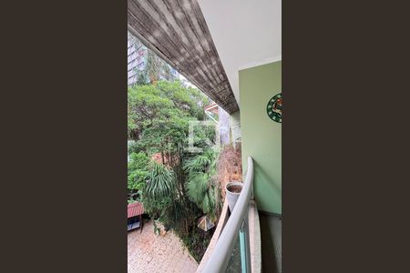 Casa à venda com 450m², 4 quartos e 3 vagas Casa à venda com 450m², 4 quartos e 3 vagasVaranda da Suíte 1