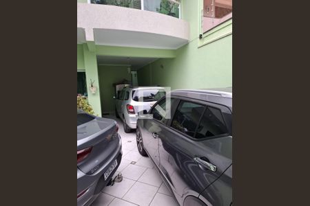 Casa à venda com 450m², 4 quartos e 3 vagas Casa à venda com 450m², 4 quartos e 3 vagasGaragem