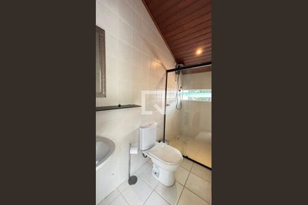 Casa à venda com 450m², 4 quartos e 3 vagas Casa à venda com 450m², 4 quartos e 3 vagasSótão - Banheiro