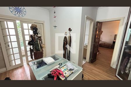 Casa à venda com 450m², 4 quartos e 3 vagas Casa à venda com 450m², 4 quartos e 3 vagasSuite 1 Closet