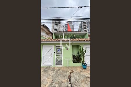 Casa à venda com 450m², 4 quartos e 3 vagas Casa à venda com 450m², 4 quartos e 3 vagasFachada