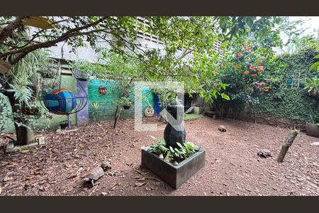 Casa à venda com 450m², 4 quartos e 3 vagas Casa à venda com 450m², 4 quartos e 3 vagasJardim