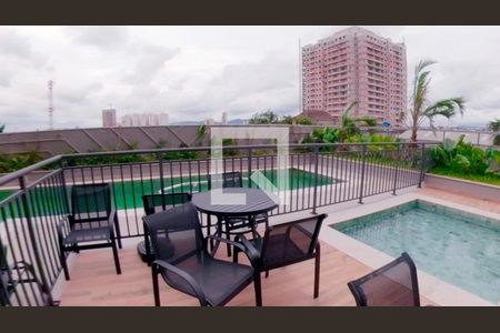 Apartamento à venda com 64m², 3 quartos e 2 vagas Apartamento à venda com 64m², 3 quartos e 2 vagasÁrea comum - Piscina