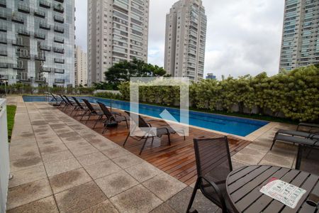 Studio para alugar com 36m², 1 quarto e sem vaga Studio para alugar com 36m², 1 quarto e sem vagaÁrea comum - Piscina