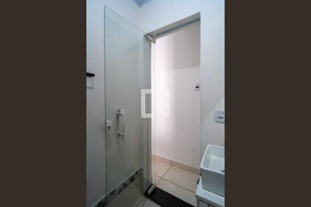 Banheiro de kitnet/studio para alugar com 1 quarto, 31m² em Jardim do Sol, Sorocaba