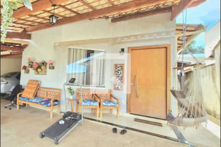 Casa à venda com 101m², 3 quartos e 2 vagas Casa à venda com 101m², 3 quartos e 2 vagasFachada da casa