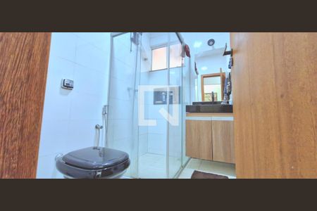 Casa à venda com 101m², 3 quartos e 2 vagas Casa à venda com 101m², 3 quartos e 2 vagasBanheiro social