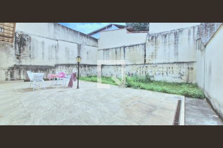 Casa à venda com 101m², 3 quartos e 2 vagas Casa à venda com 101m², 3 quartos e 2 vagasQuintal